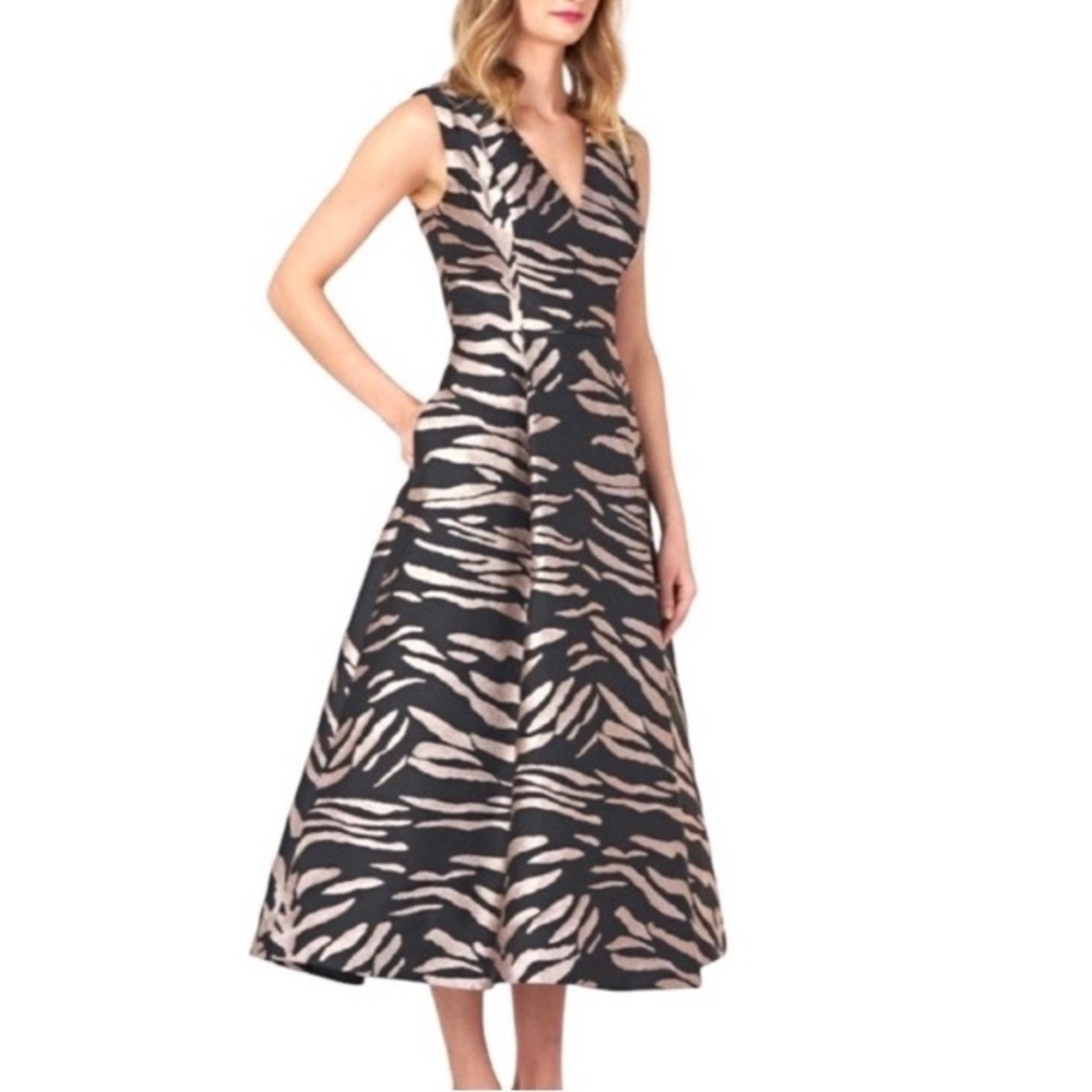 Kay Unger Black and Rose Gold Jacquard Sleeveless V-Neck Midi Dress - Size 2